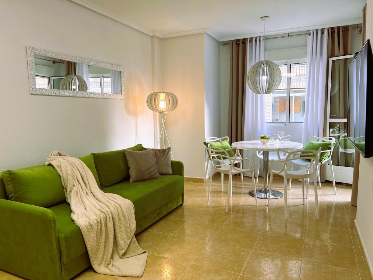 Holiday Suite Fragata Torrevieja Buitenkant foto