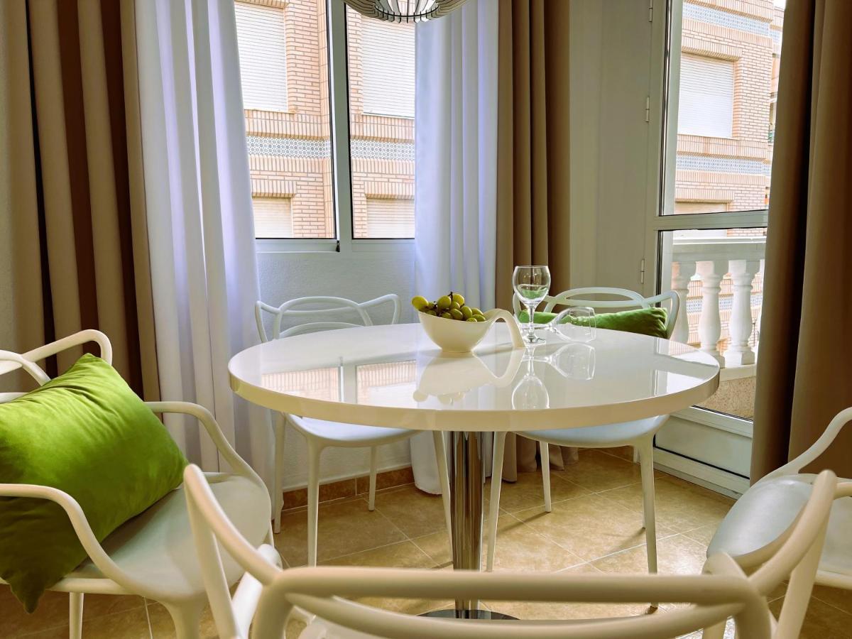 Holiday Suite Fragata Torrevieja Buitenkant foto
