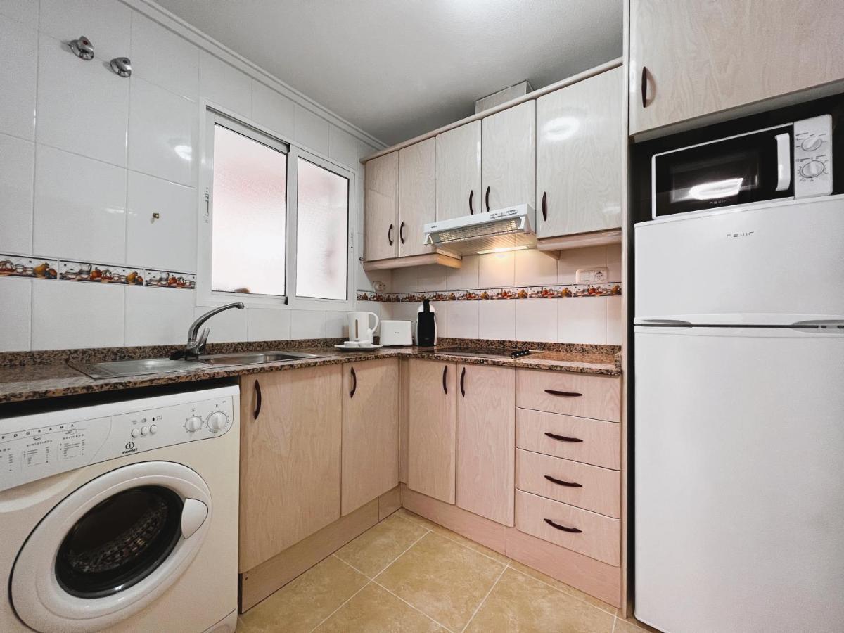 Holiday Suite Fragata Torrevieja Buitenkant foto