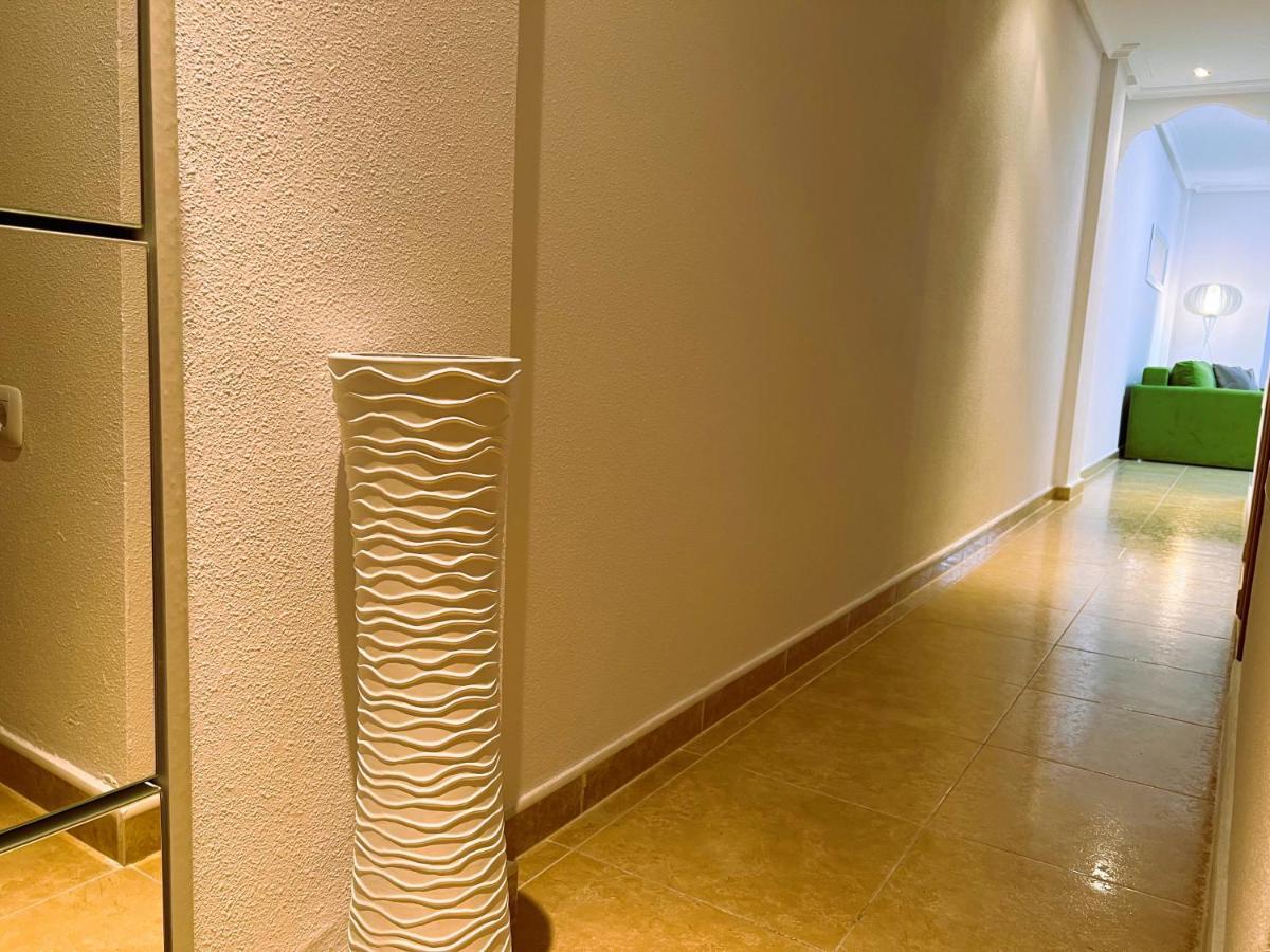 Holiday Suite Fragata Torrevieja Buitenkant foto